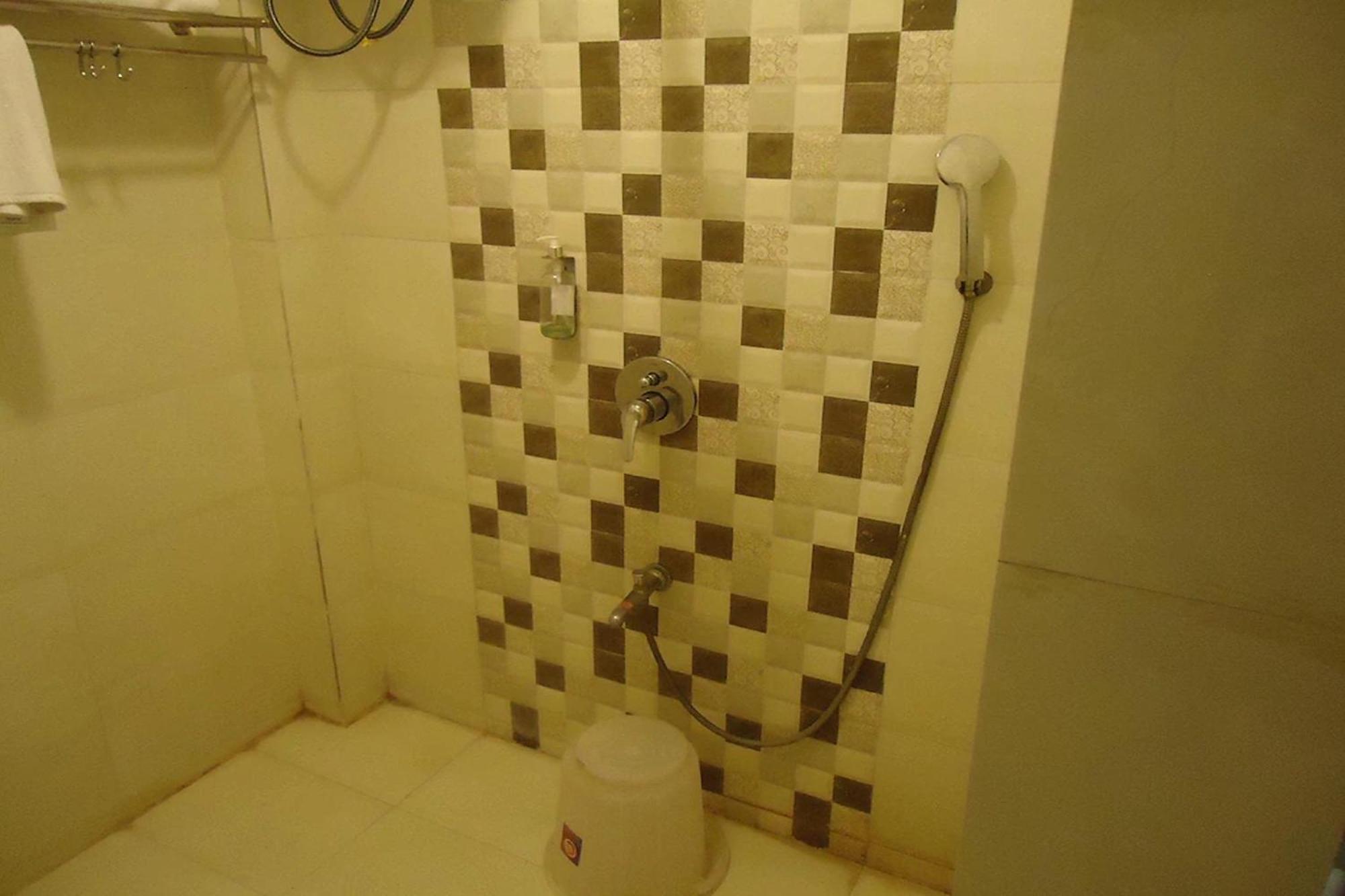 FabHotel Maan Residency Satellite Road Ahmedabad Buitenkant foto