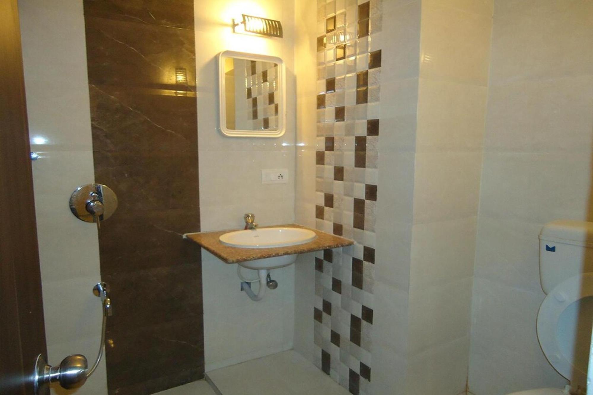FabHotel Maan Residency Satellite Road Ahmedabad Buitenkant foto
