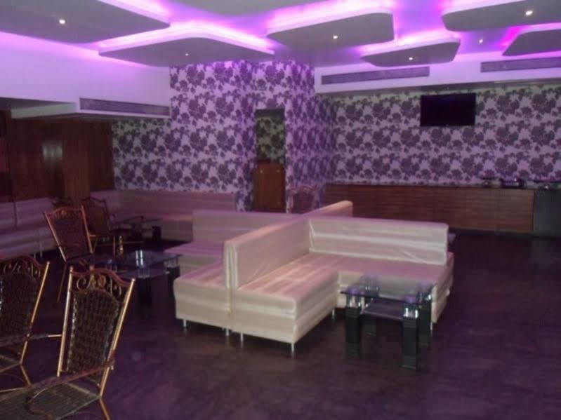 FabHotel Maan Residency Satellite Road Ahmedabad Buitenkant foto
