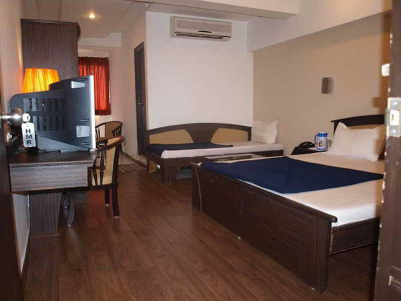 FabHotel Maan Residency Satellite Road Ahmedabad Buitenkant foto