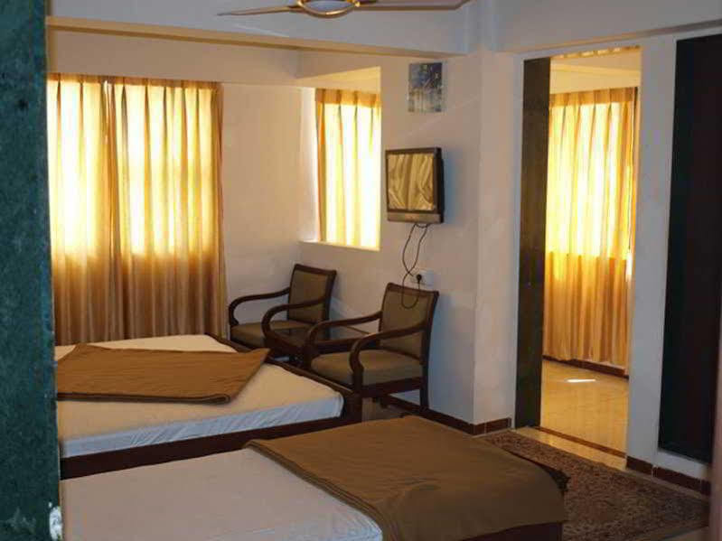 FabHotel Maan Residency Satellite Road Ahmedabad Buitenkant foto