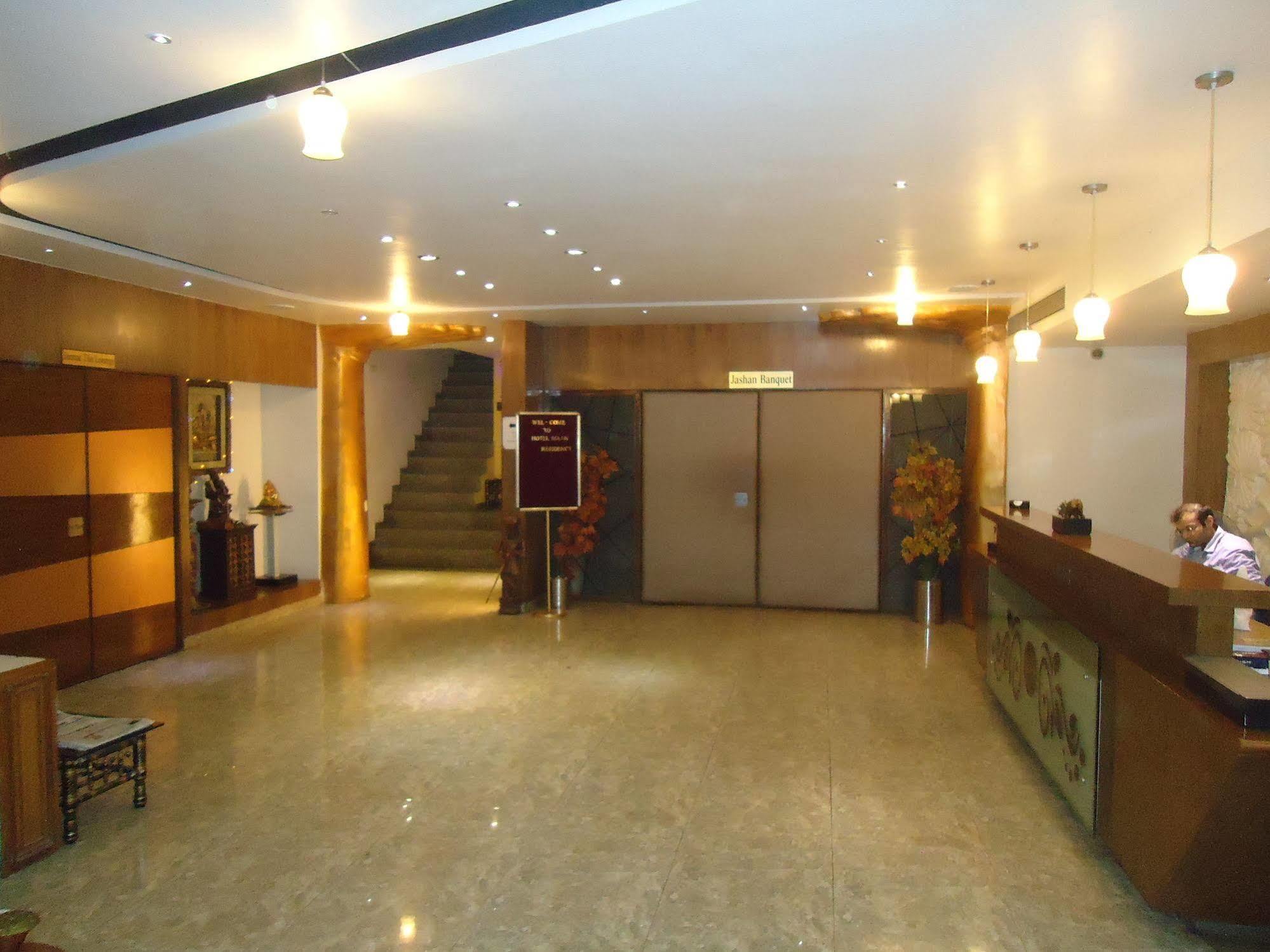 FabHotel Maan Residency Satellite Road Ahmedabad Buitenkant foto
