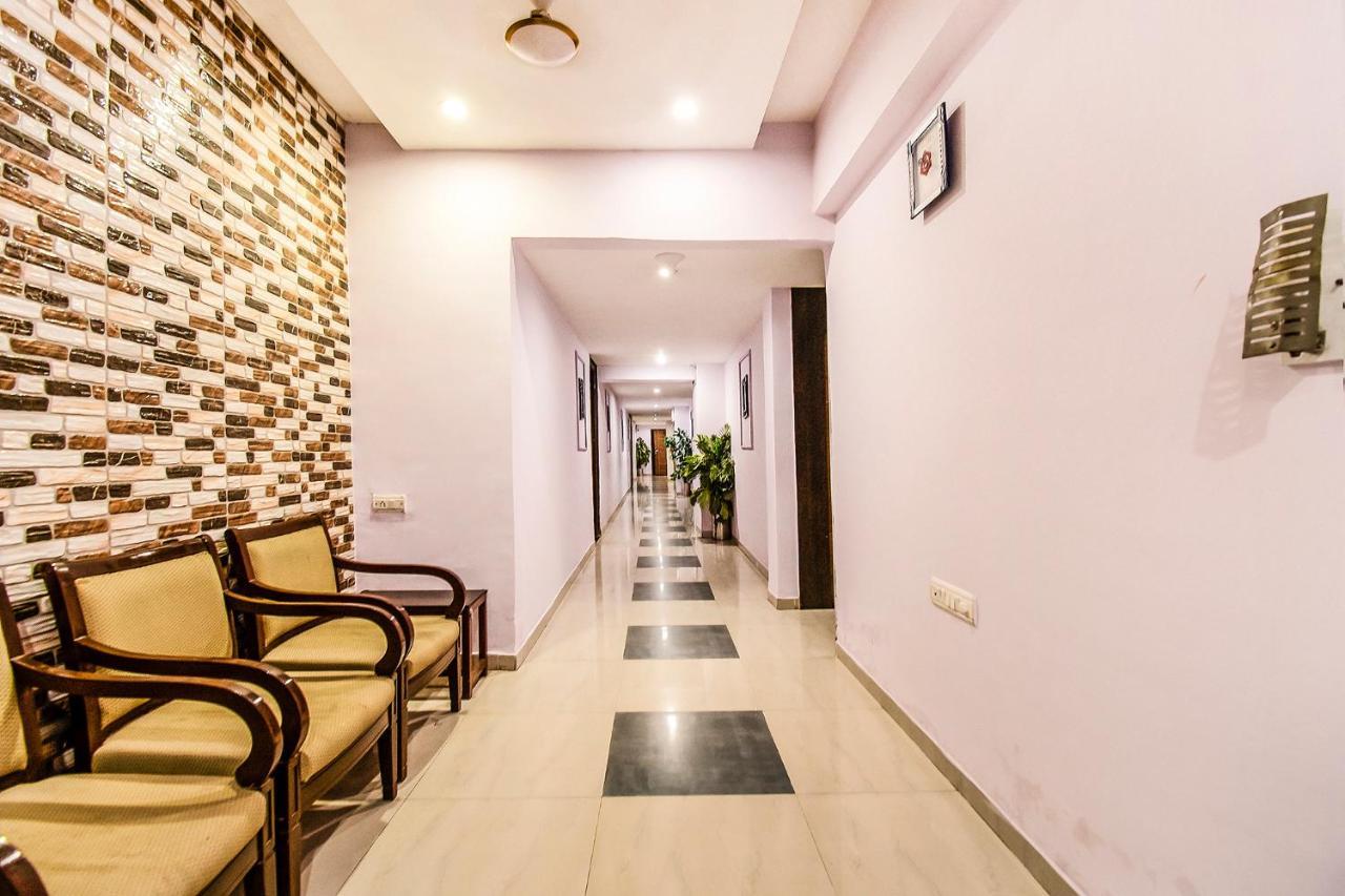 FabHotel Maan Residency Satellite Road Ahmedabad Buitenkant foto