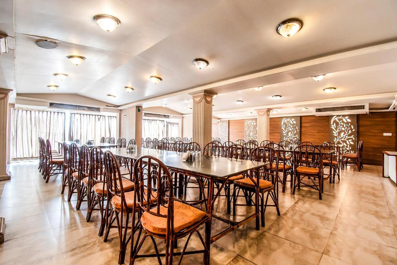 FabHotel Maan Residency Satellite Road Ahmedabad Buitenkant foto