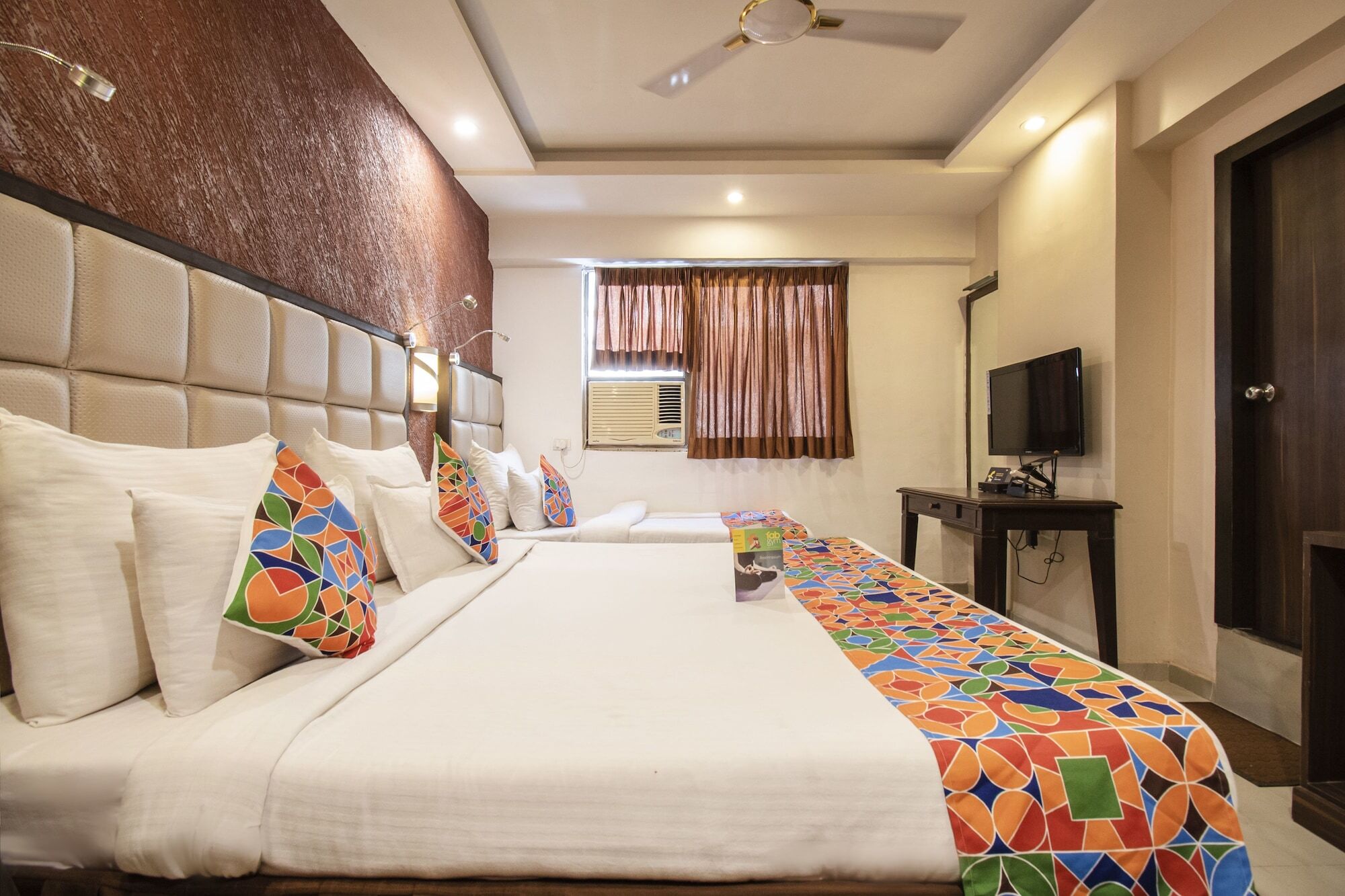 FabHotel Maan Residency Satellite Road Ahmedabad Buitenkant foto
