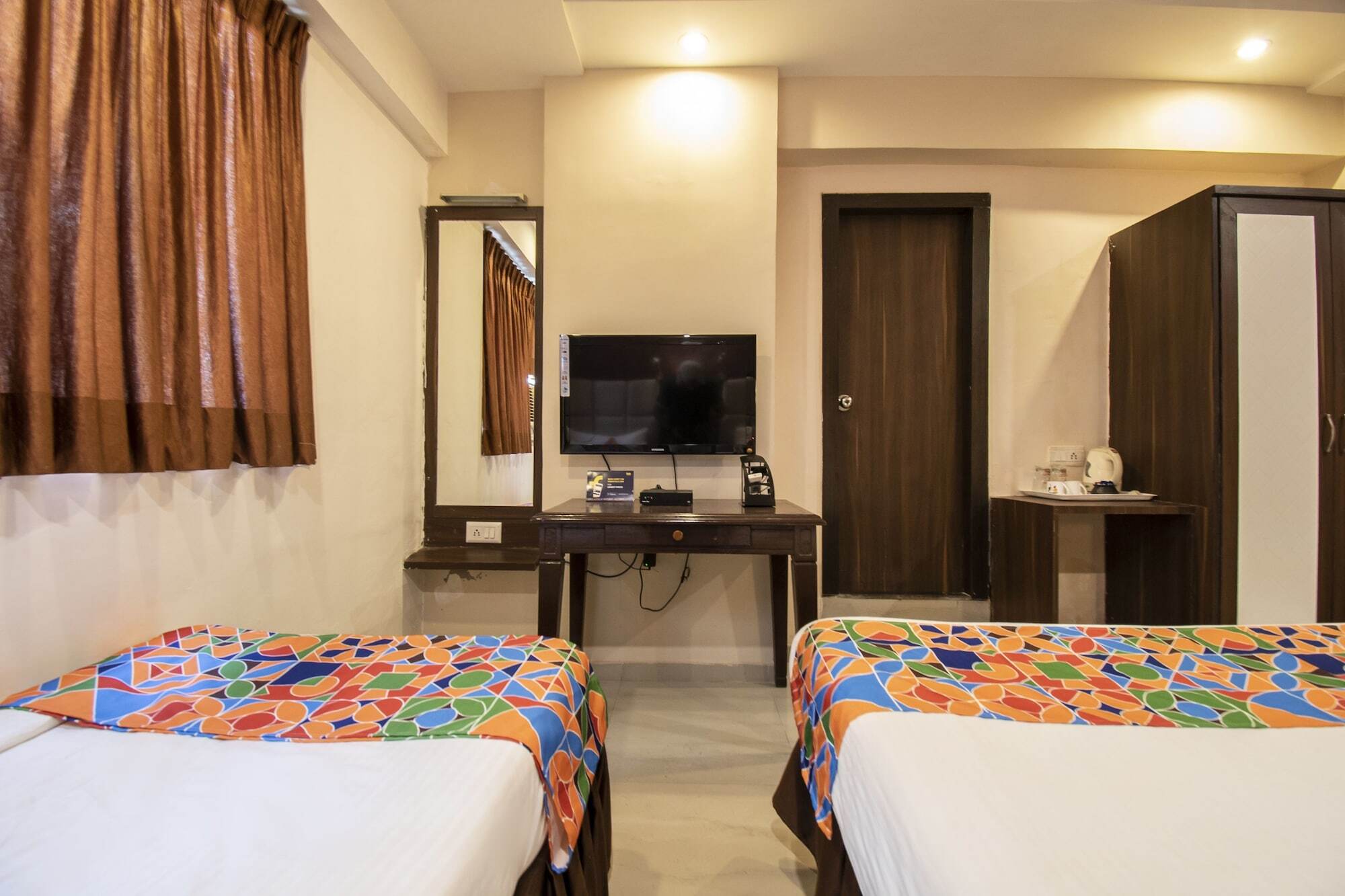 FabHotel Maan Residency Satellite Road Ahmedabad Buitenkant foto